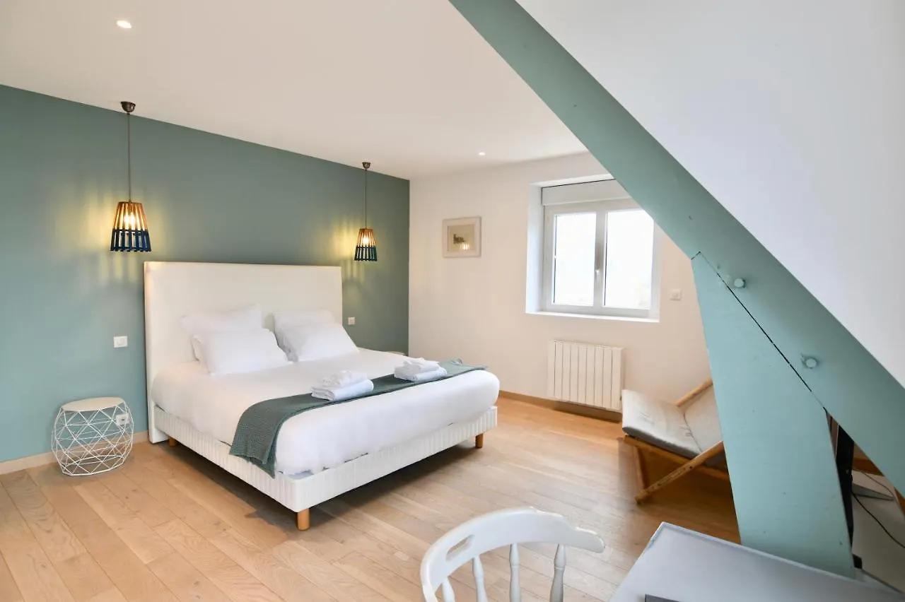 Roscoff Beach House 0*,